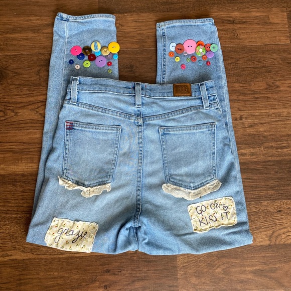 BDG Girlfriend High Rise Cropped Jeans - Picture 2 of 7